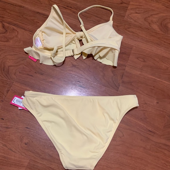 Target yellow Bikini, Size medium - Picture 2 of 3